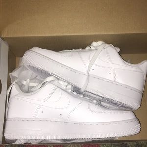 White Nike Air Force 1 ‘07